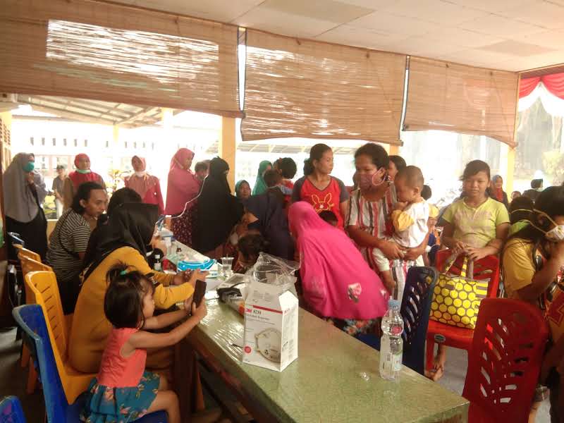 Darurat Asap, 200 Warga Kunjugi Posko Pengobatan di Desa Gading Sari, Kecematan Tapung