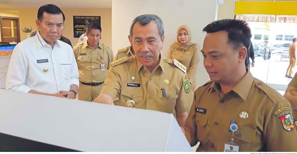 Gubernur Riau Syamsuar Puji Mall Pelayanan Publik Pekanbaru