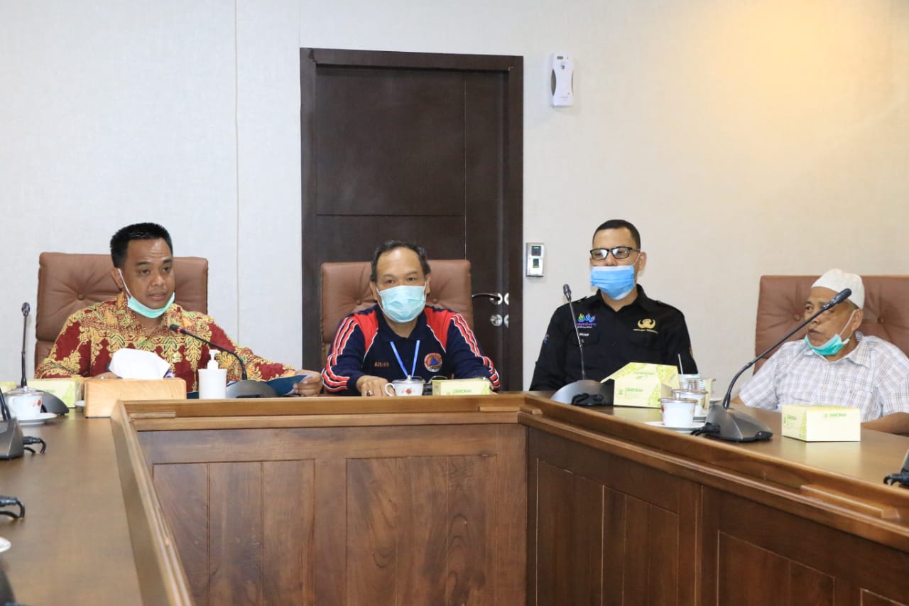 Pj Sekda Kota Pekanbaru Buka Musyawarah Forum Komunikasi RT/RW Kota Pekanbaru 