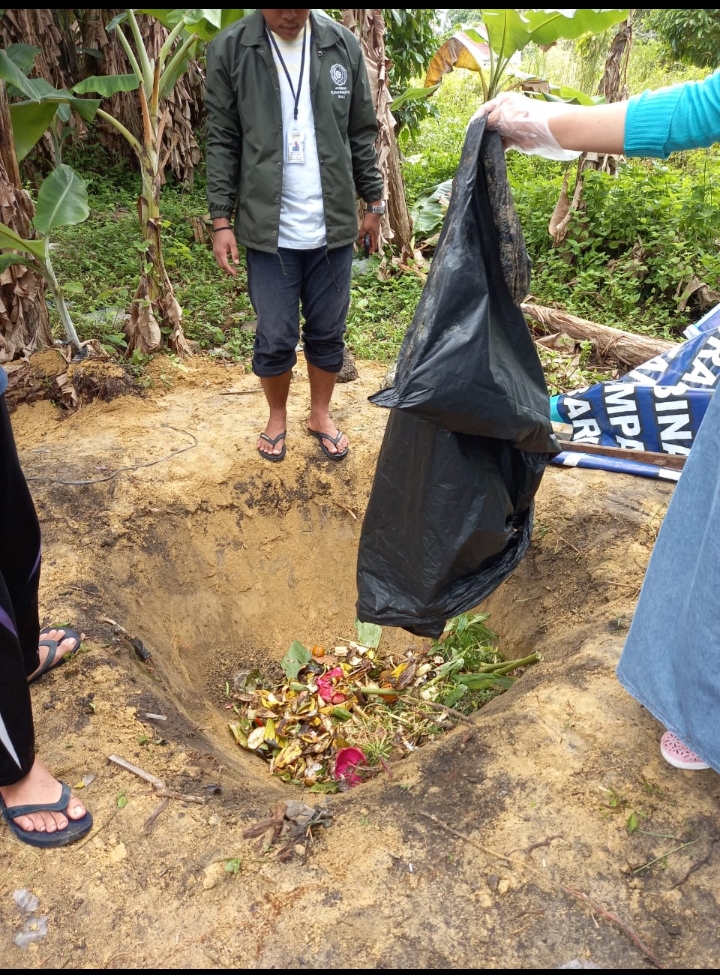 Mahasiswa KKN UMRI Adakan Penyuluhan Pengelolaan Sampah Menjadi Manfaat Bagi Masyarakat