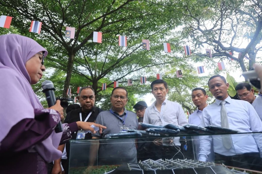 Delegasi Tiga Negara Apresiasi Konsep Green City di RTH Putri Kaca Mayang